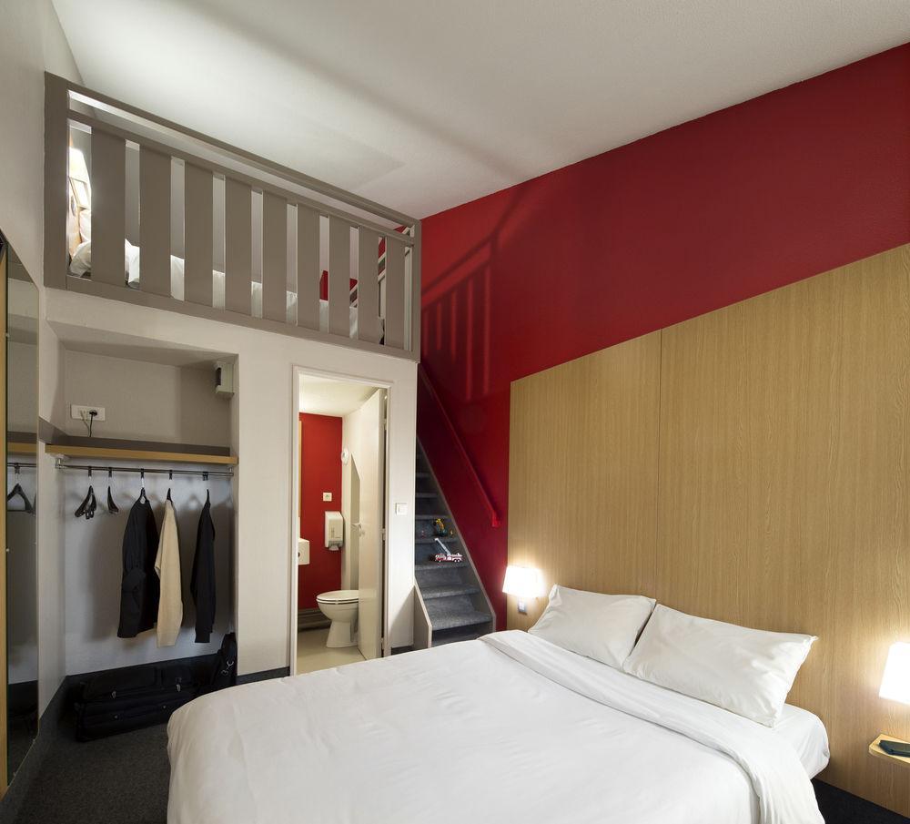 Cite De L'espace Mouchotte Hotel 2*