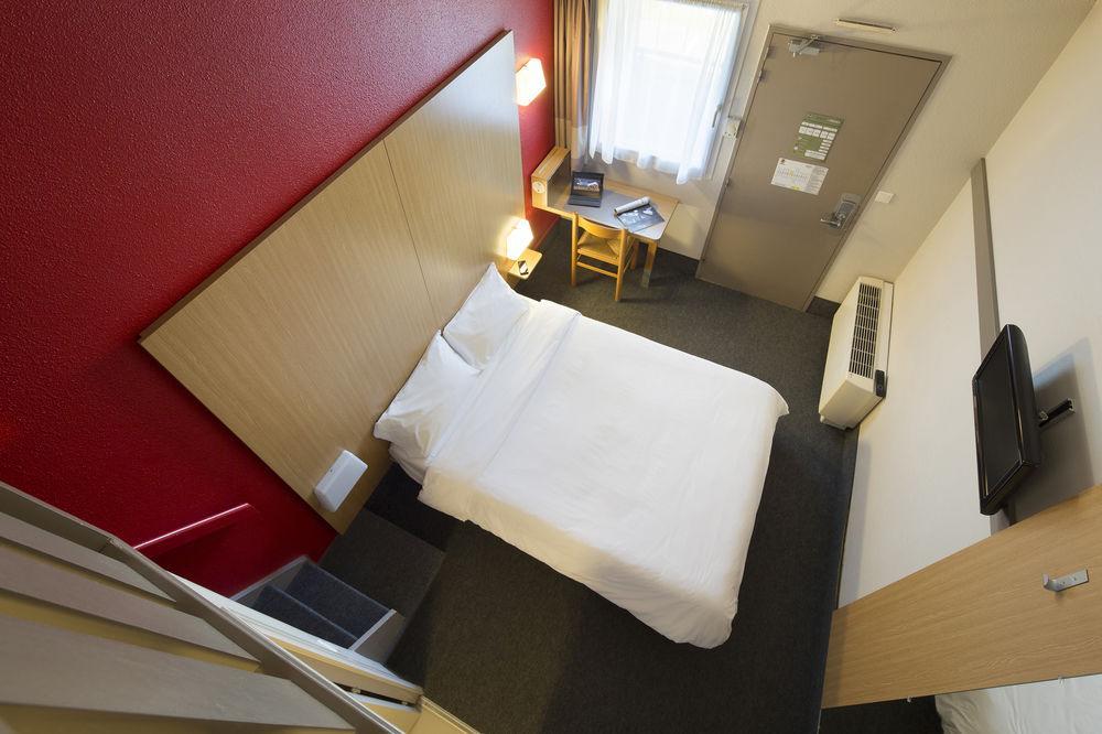 Cite De L'espace Mouchotte Hotel