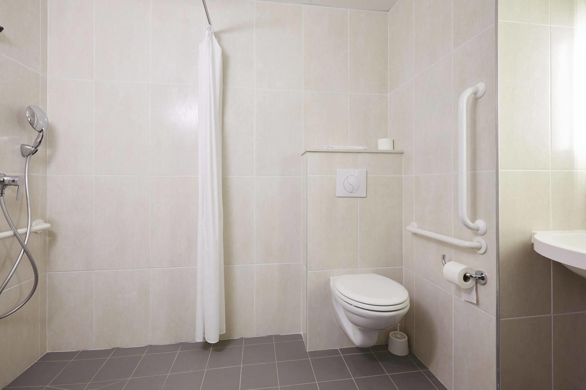 Cite De L'espace Mouchotte Hotel Toulouse